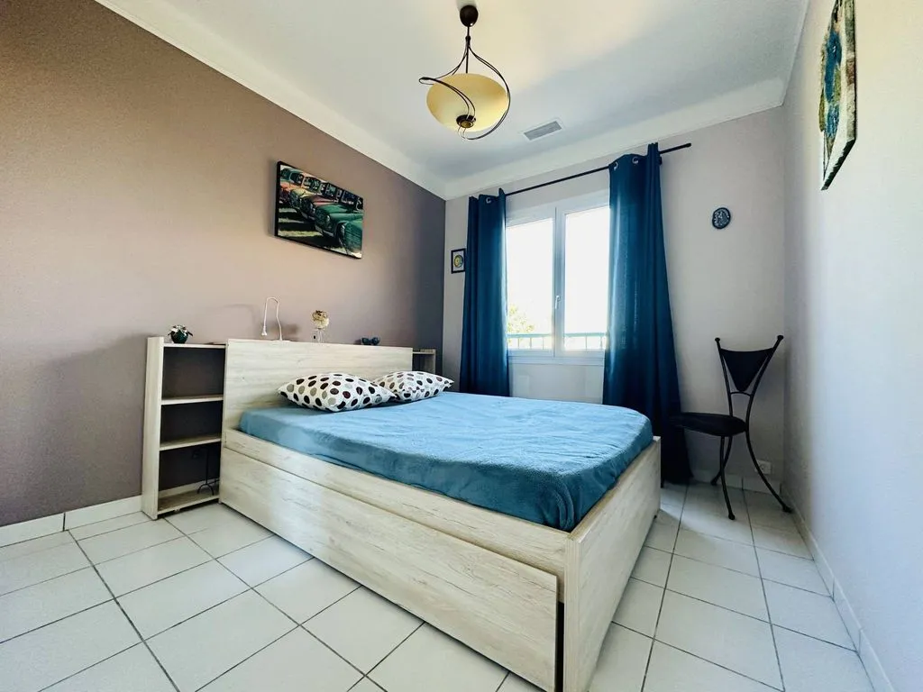 Chambres - Villa Luxueuse avec Piscine à Lattes