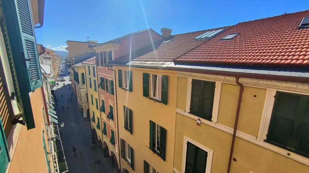 Rõdu - Apartment with Terraced View in Chiavari