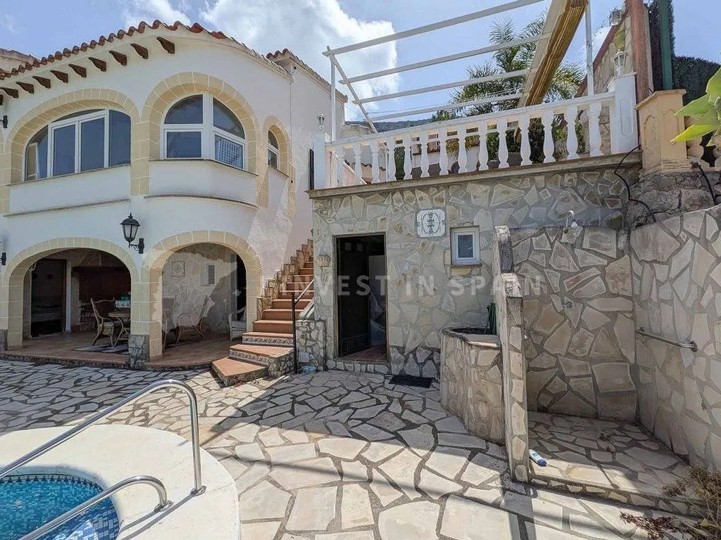 Bassein - House with Pool and Terrace in La Pedrera