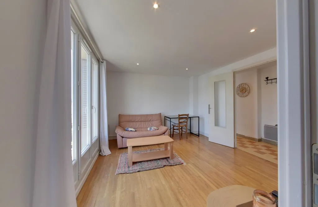 Séjour - Appartement 4 Pièces avec Balcon à Grenoble