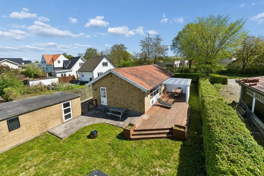 Õhuvaade - Fenced Villa with Garden in Næsby, Odense N