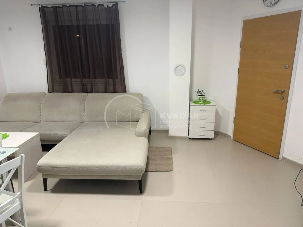 Elutuba - 3-Bedroom Apartment with Solar Panels in Dubrava