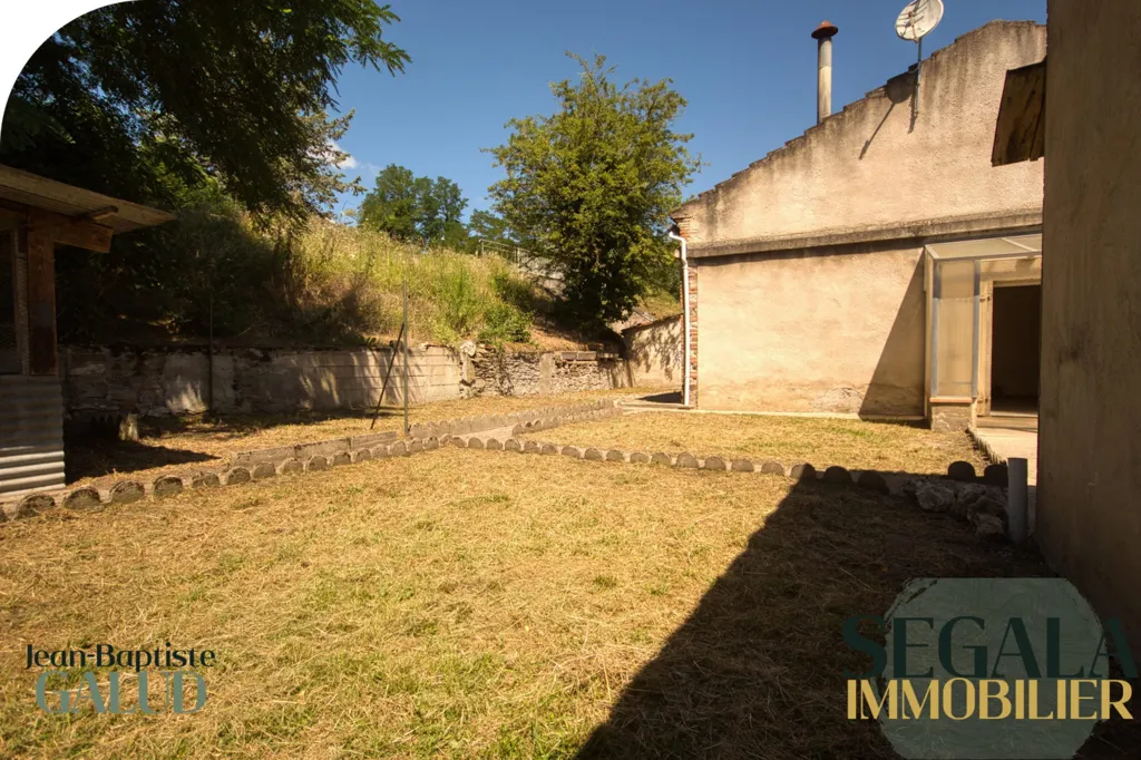 4-toaline maja asukohas Blaye-les-Mines
