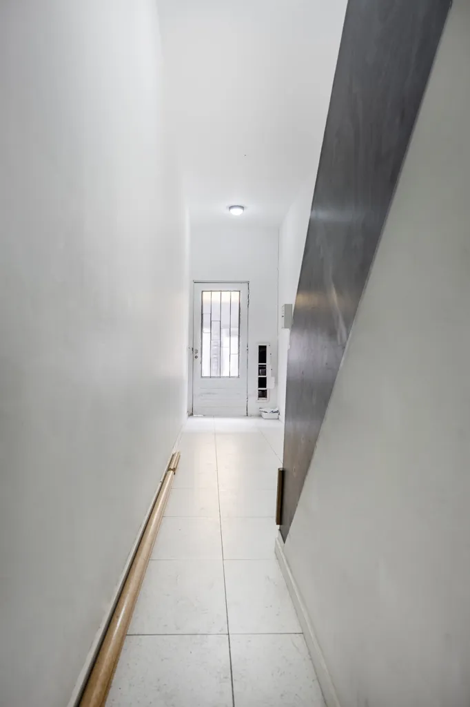 Esik - Income Property with 5th Unit Potential in Kievitwijk, Antwerp