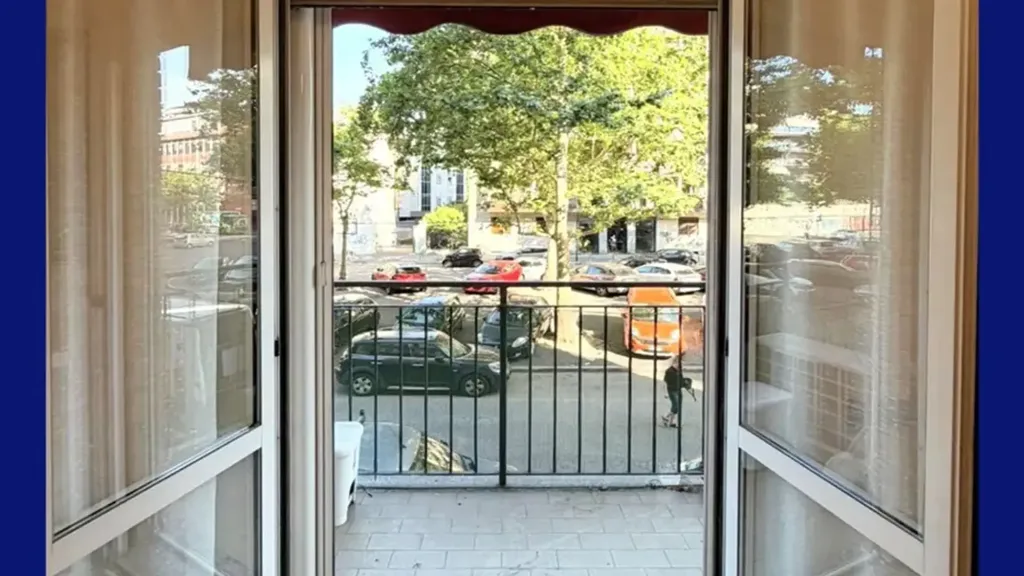 Rõdu - Modernised Apartment with Balcony in Milan