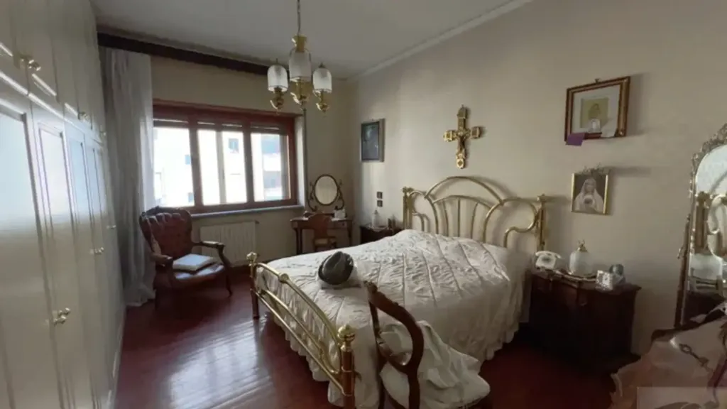Chambres - Spacious Apartment with Dual Entrance in Rende