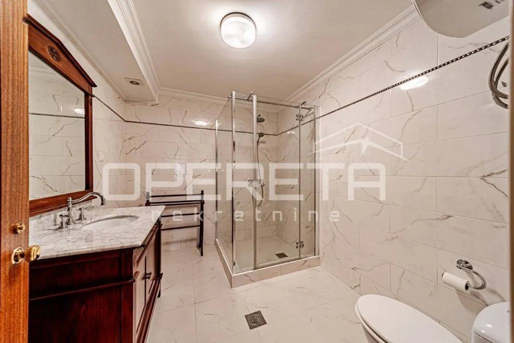 Vannitoad - Traditional Stone House with Garden in Blato