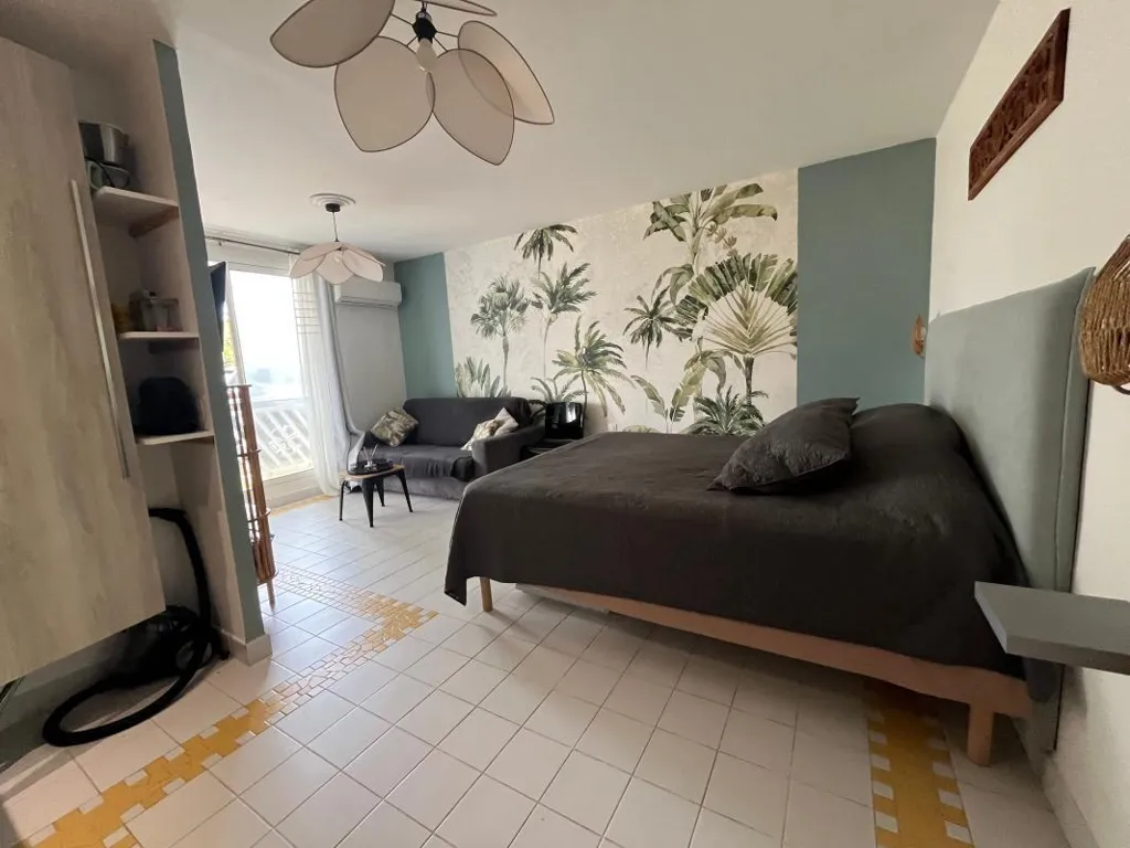 Magamistoad - Studio with Balcony near Beach in Secure Residence