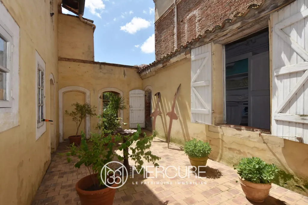 Giardino - Maison de Maître with Gardens in Tarn-et-Garonne