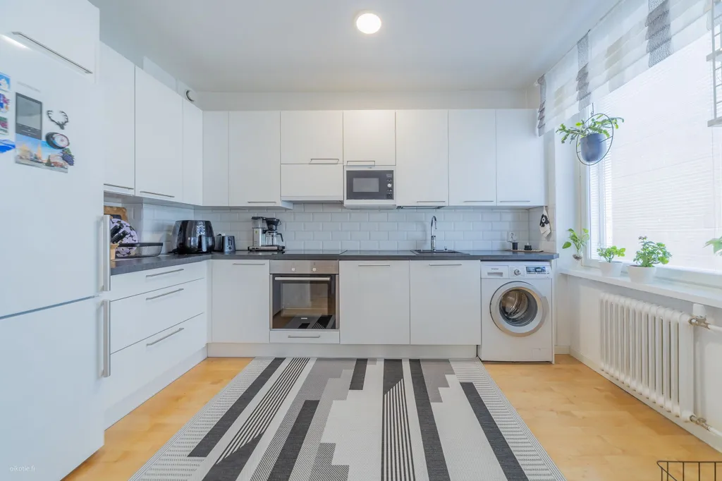 Cucina - Flat with East-West View in Pori Centre