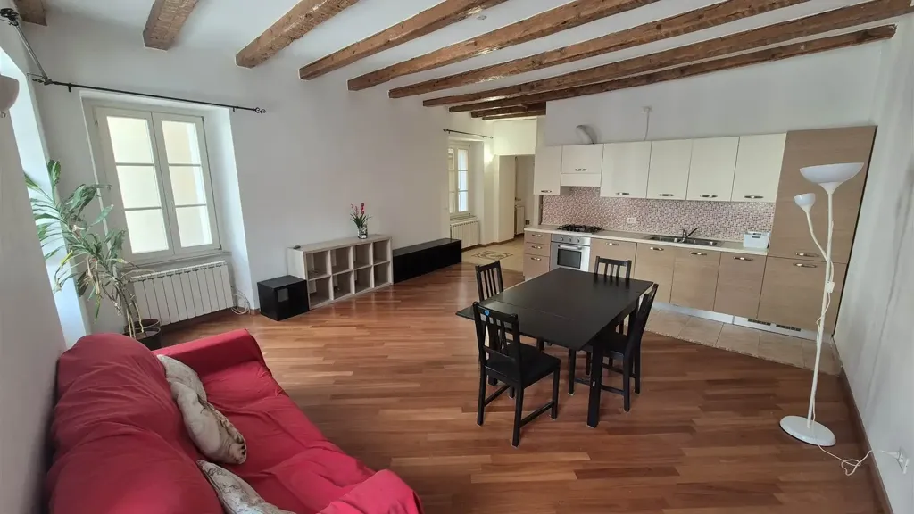 Soggiorno - Historic Bilocale with Piazza View in Trieste
