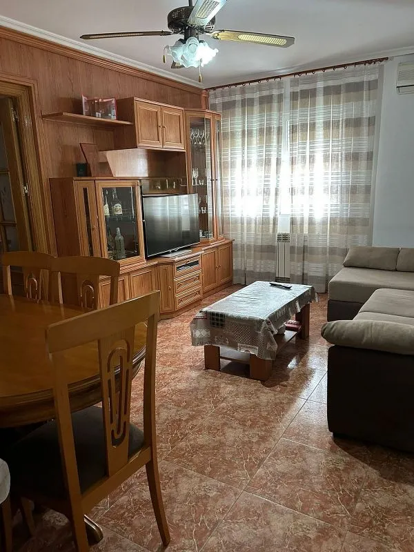 Salle à manger - Modernised Flat with Air Conditioning in Parla