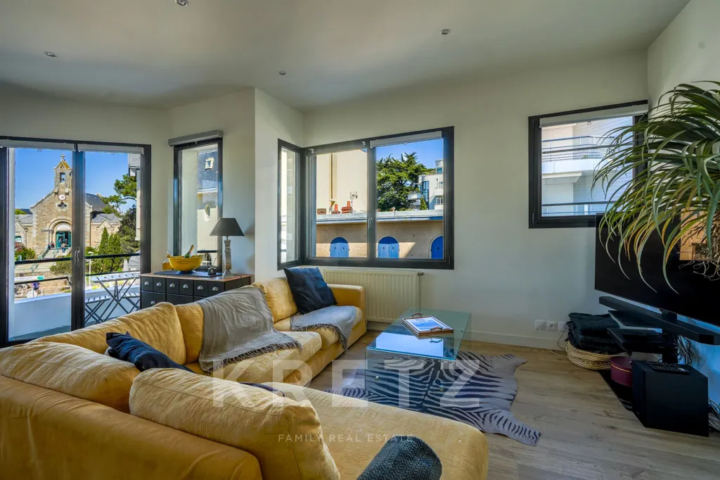 Séjour - Appartement Rénové avec Vue Mer au Cœur de La Baule