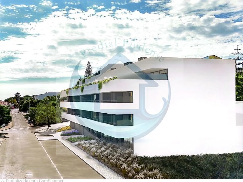 Luxury 3-Bed Flat with Terrace in Castelo, Sesimbra