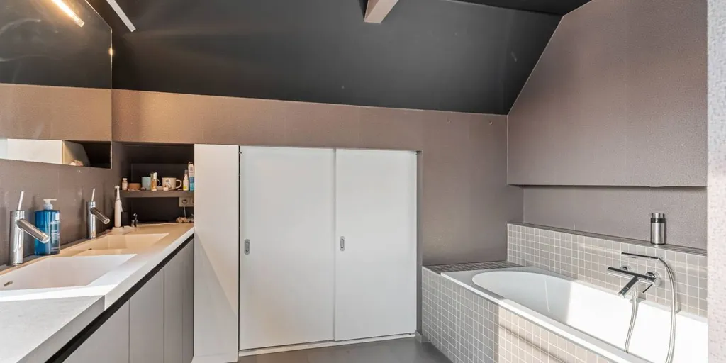 Salles de bain - Duplex avec Terrasse et Jardin à Genk