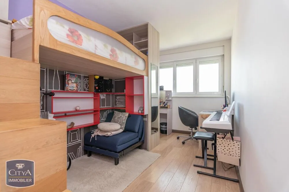 Chambres - Appartement Rénové avec Balcon au Cœur de Chalon-sur-Saône