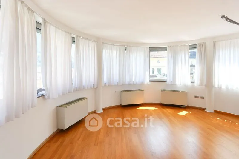 Elutuba - Modern Penthouse with Rooftop Terrace in Bolzano