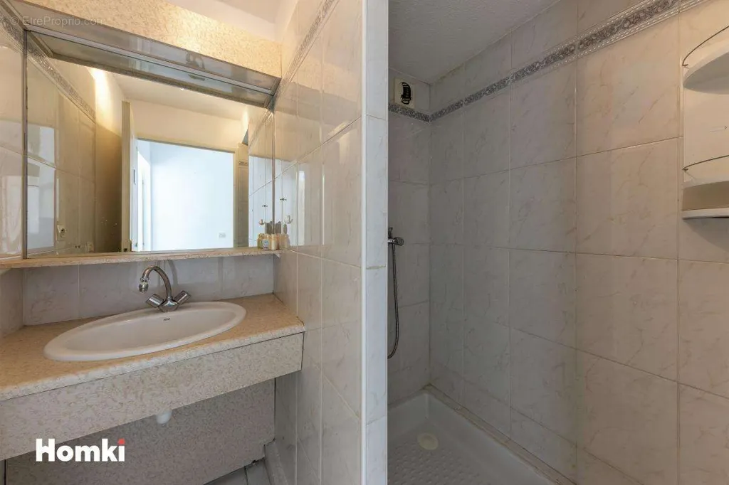Salles de bain - Appartement T4 avec Balcon à Saint-Raphaël