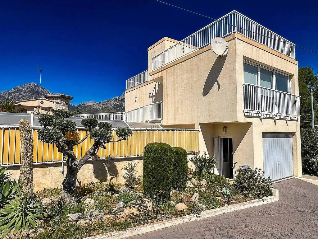 Välivaade - Luxury Detached House with Pool in La Nucia