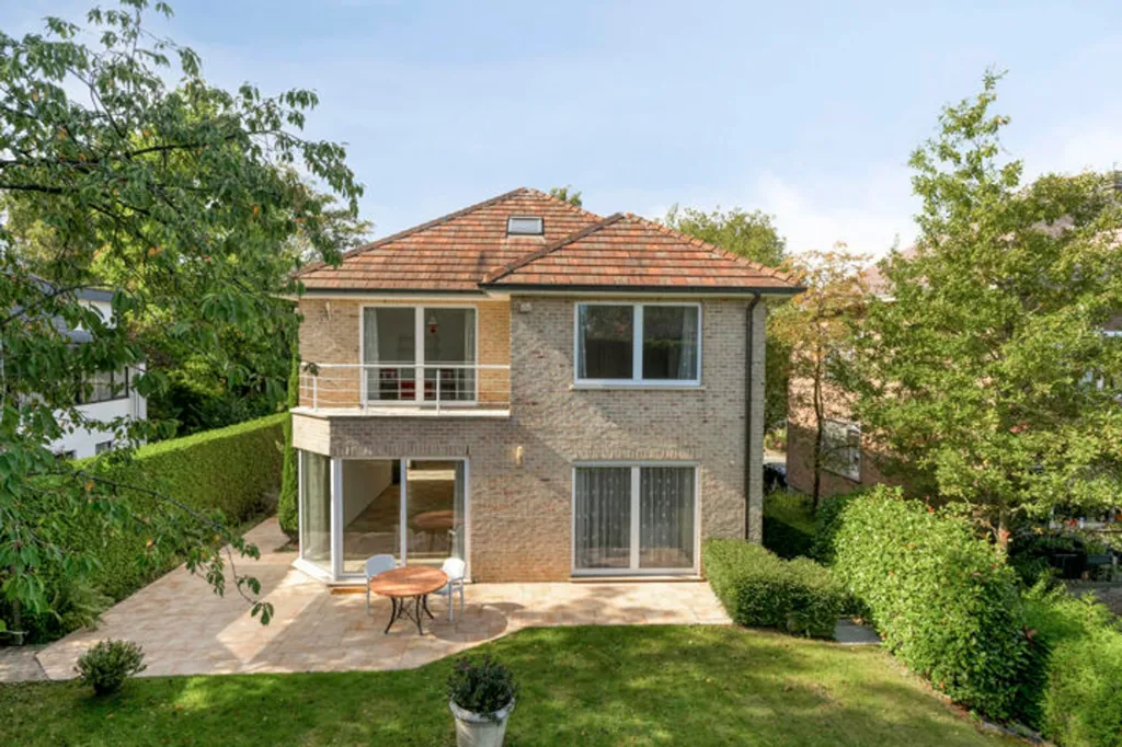 Vue aérienne - Villa Prestigieuse avec Terrasse à Kraainem
