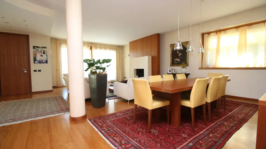 Sala da pranzo - Villa with Panoramic Views in Inverigo
