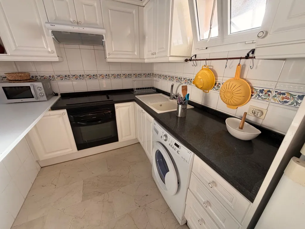 Köök - Renovated Apartment with Pool View in Las Arenas