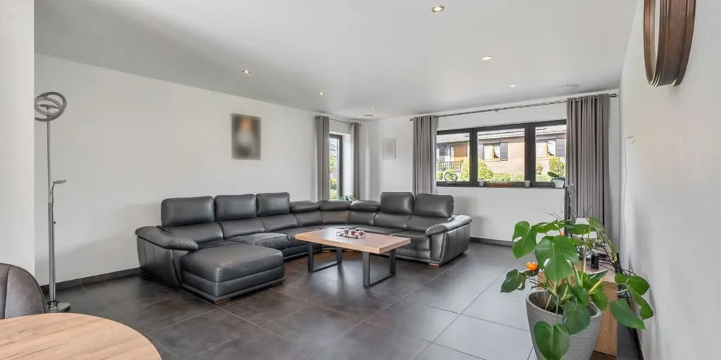 Elutuba - Modern Open-Plan House in Heukelom