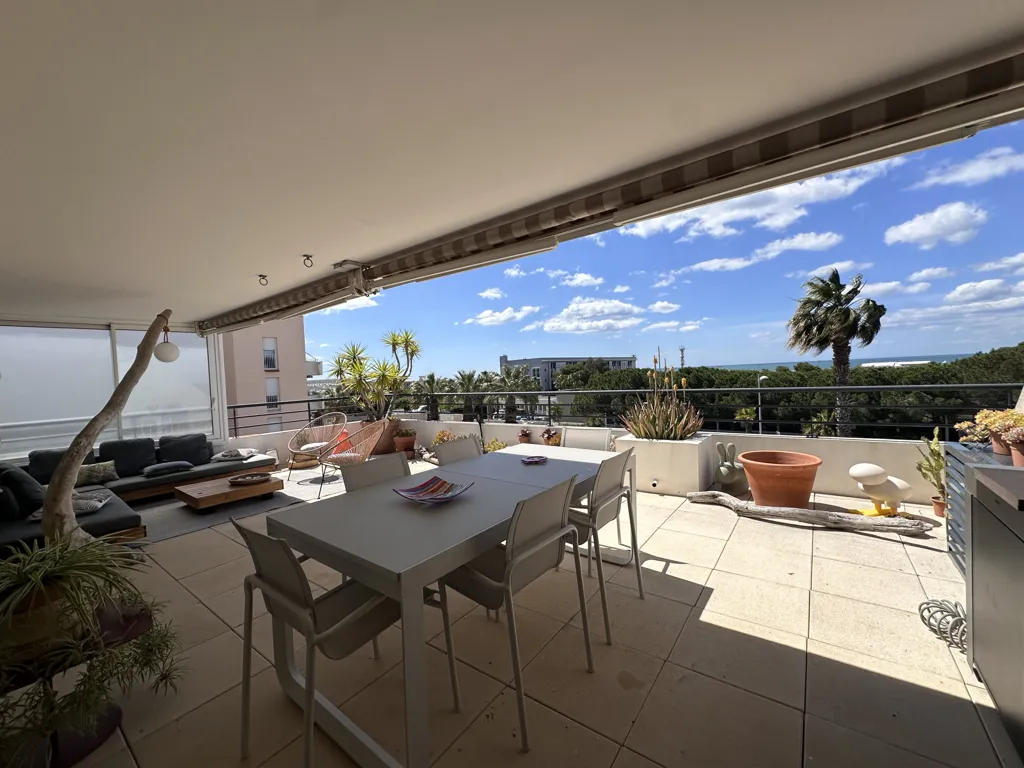 Terrace - Luxury Apartment with Sea View in Sète