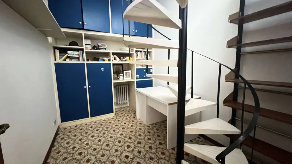 Magamistoad - Mixed-Use Villa with Terraces in Spoleto