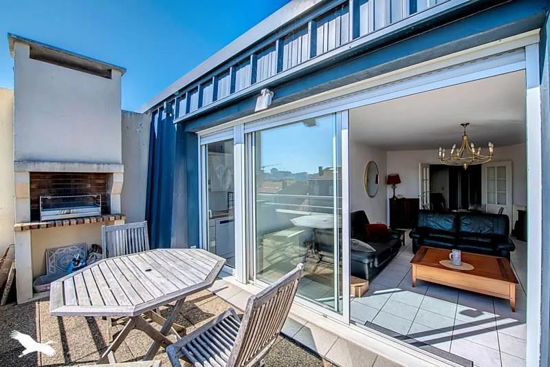 Terrazza - Rooftop Apartment with 57m² Terrace in Bordeaux