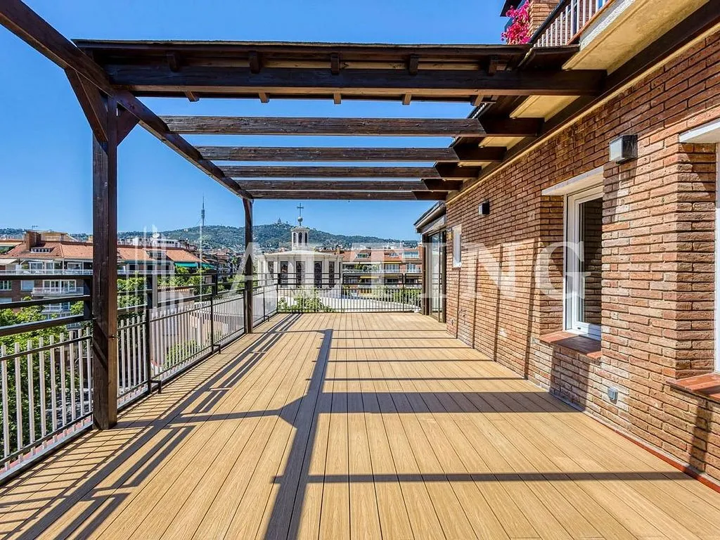 Terrace - Reformed Apartment with Terrace in Barcelona