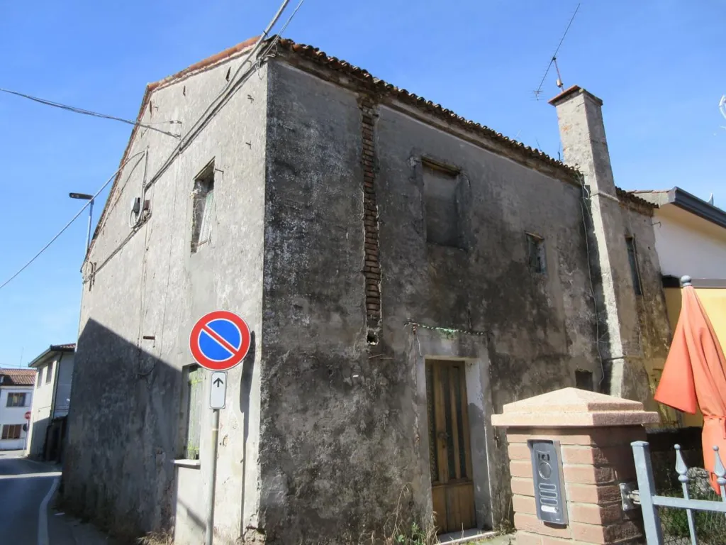 Extérieur - Two-Unit Villa for Renovation in Porto Viro