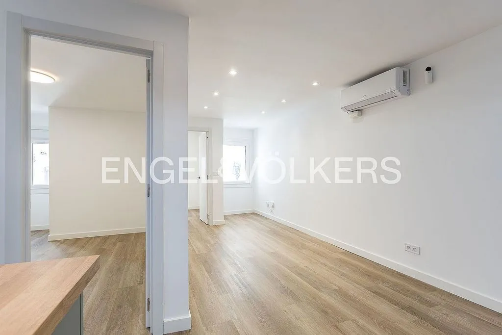 Séjour - Apartment with Balcony in Collblanc, Barcelona