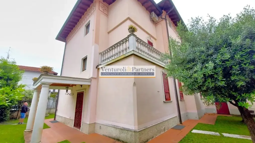 Extérieur - Liberty Villa with Terraces in Brescia