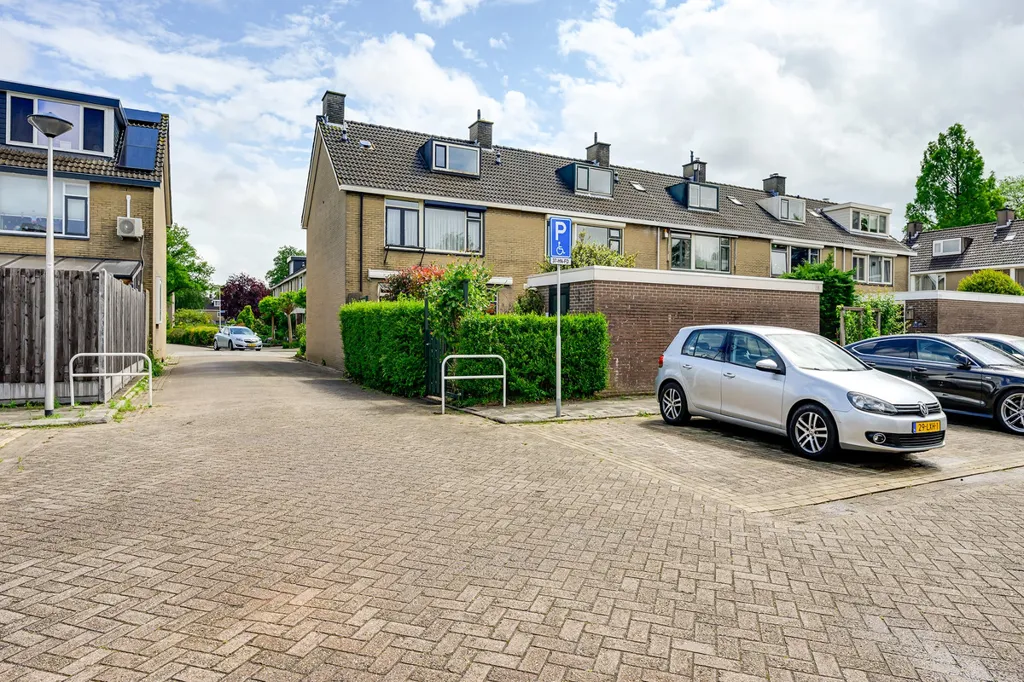 Exterior - Corner House with Garden in Rhoon