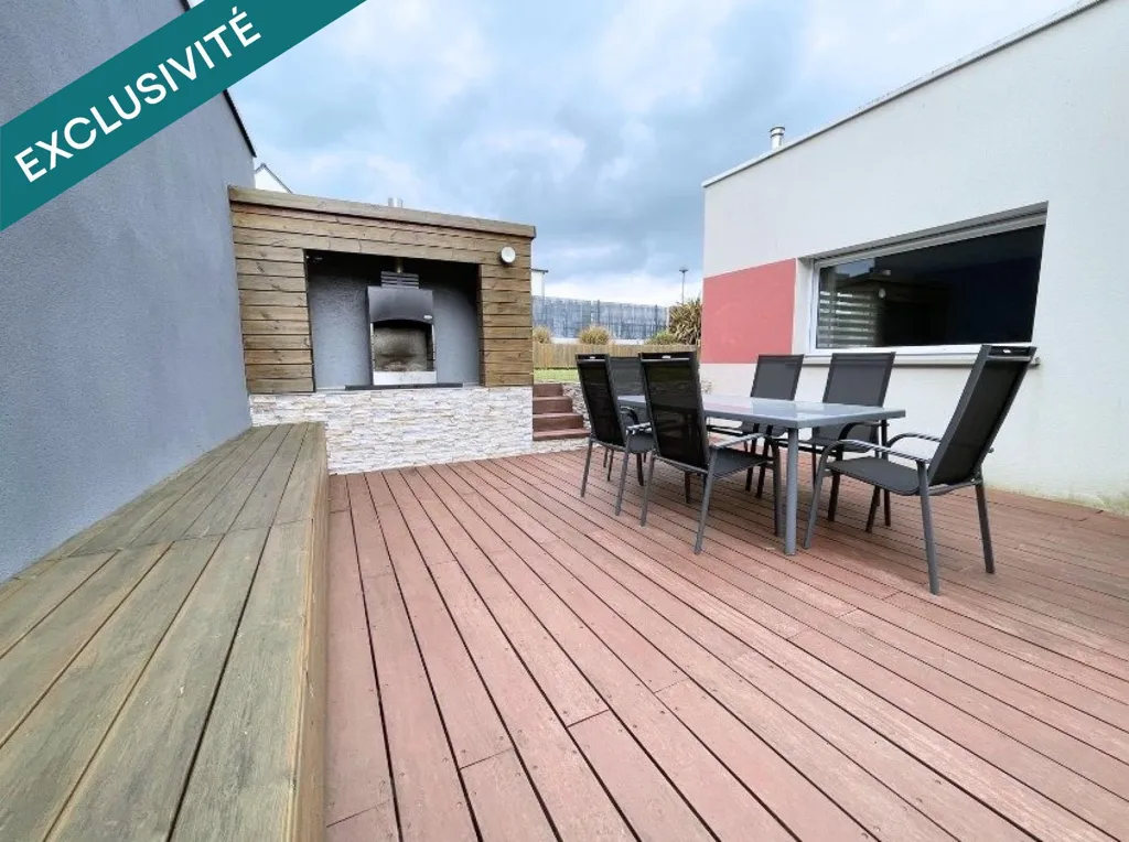 Terrasse - Maison Moderne avec Jardin à Ossé