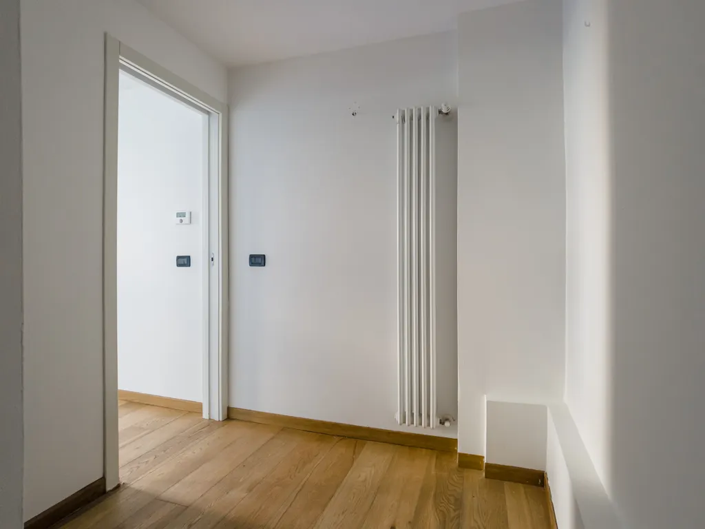 Esik - Ground Floor Apartment with Balcony in Rivoli