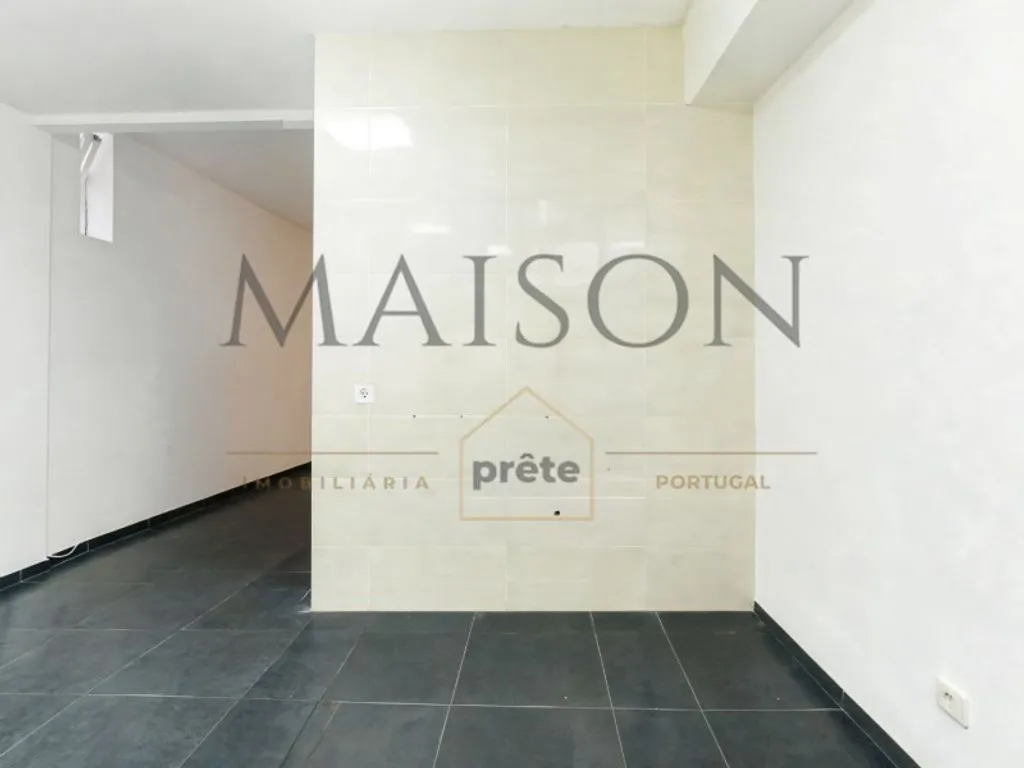 Pièces - Historic House with Commercial Space in Penafiel