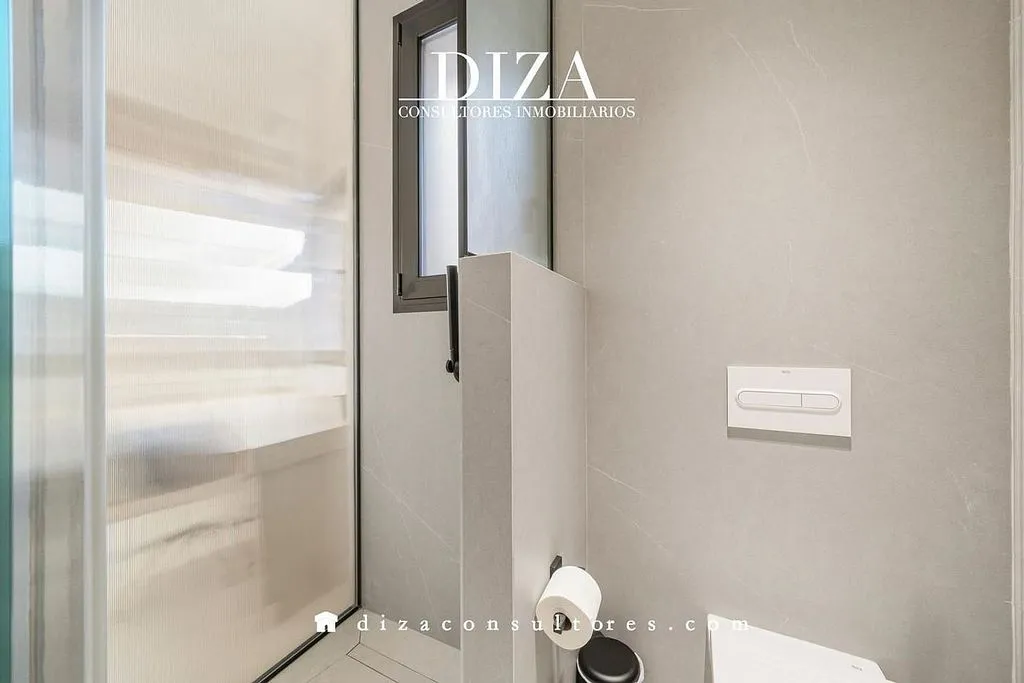 Salles de bain - Penthouse with Garden View in Salamanca