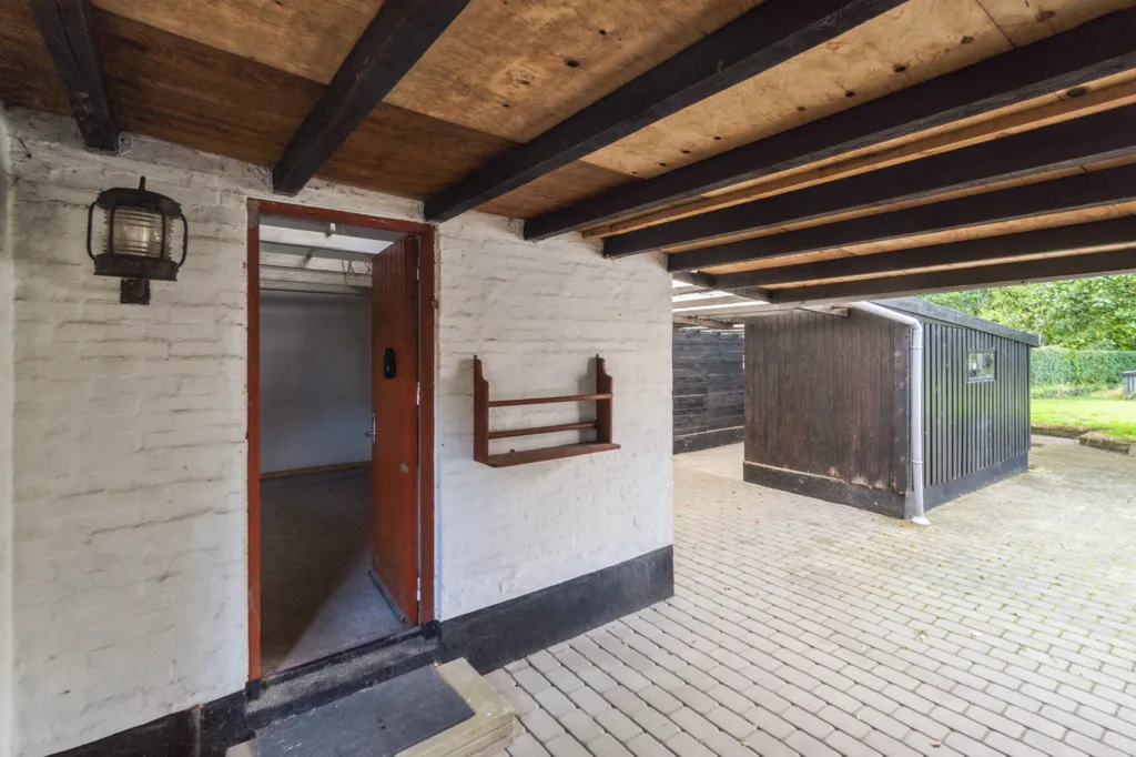Garage - Villa with Fireplace in Uldal, Vojens