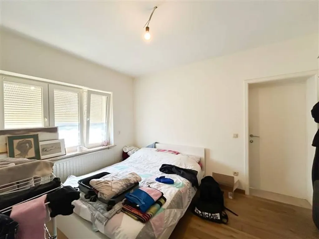 Chambres - Villa Rénovée avec Terrasse dans Quartier Résidentiel