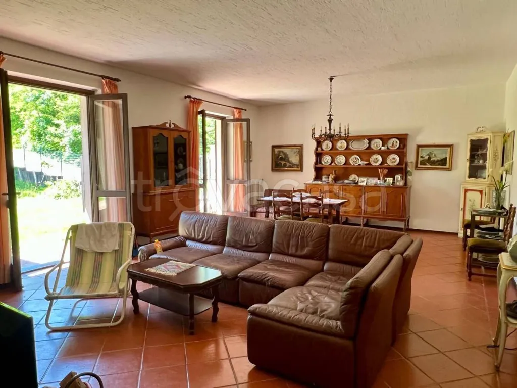 Séjour - Villa with Private Garden in Sommariva Perno