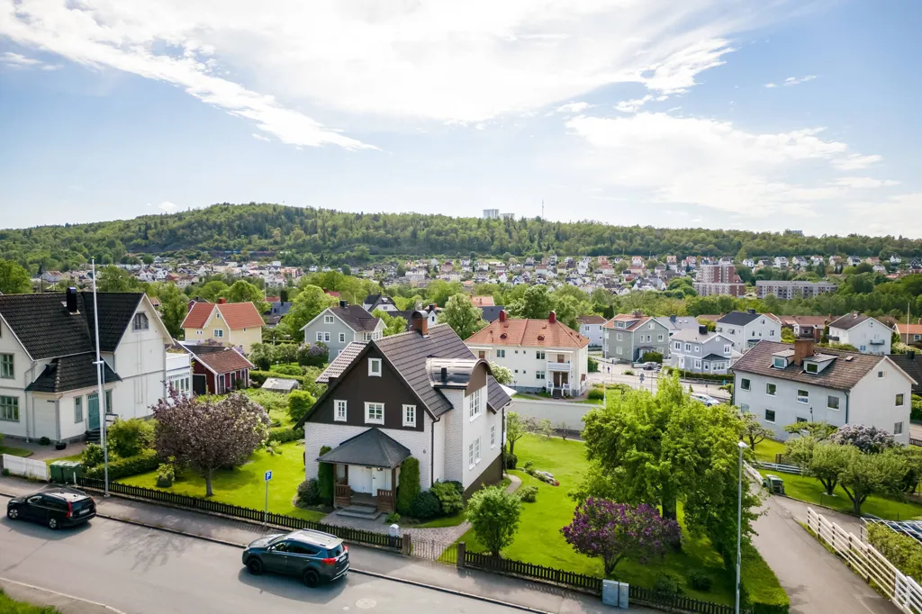 Vue aérienne - Charming 1911 Villa with Garden in Jönköping