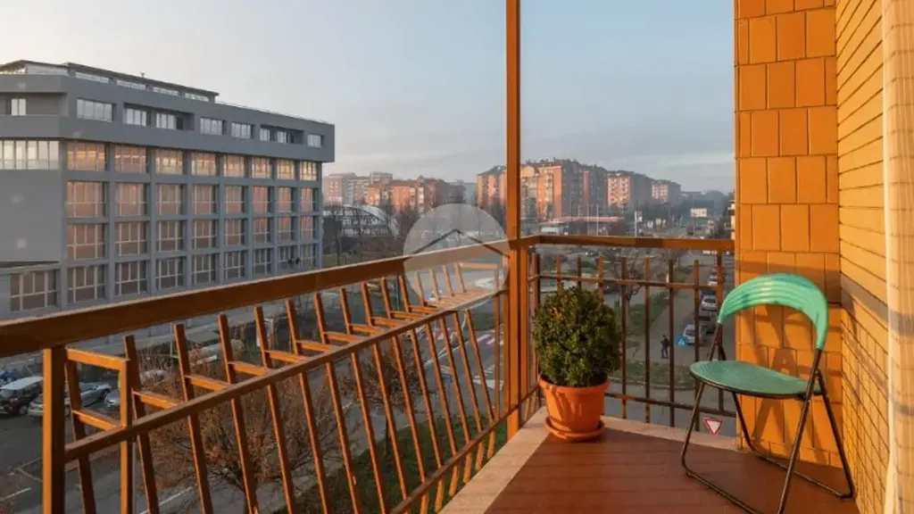 Balcone - Apartment with Balcony in Orbassano