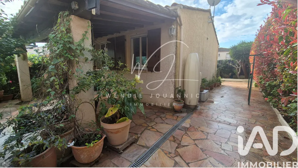 Garden - Charming 4-Piece House with Garden in Var