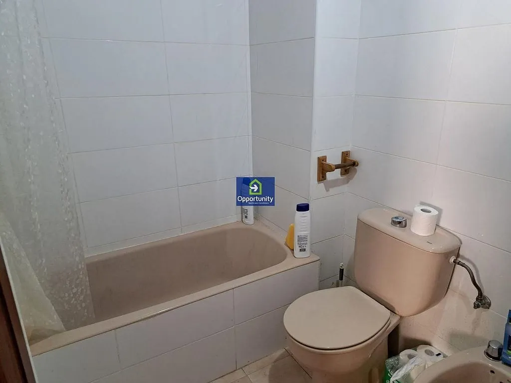 Bathrooms - Apartment with Terrace in Pajaritos, Seville