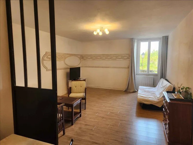 Elutuba - Duplex Flat with River View in Redon