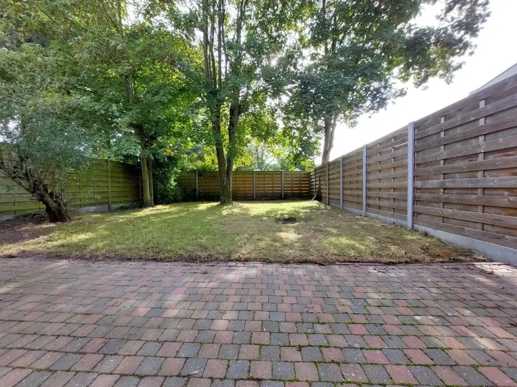 Jardin - Maison Rénovée avec Jardin à Bruges
