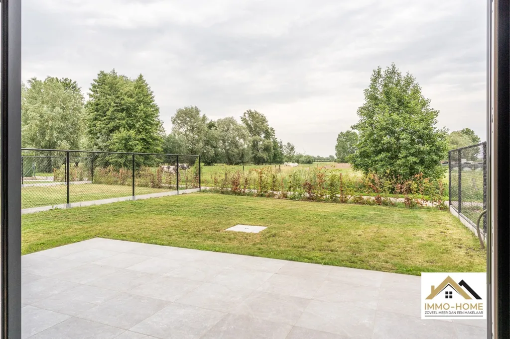 Aed - Modern House with Solar Panels near Lokeren