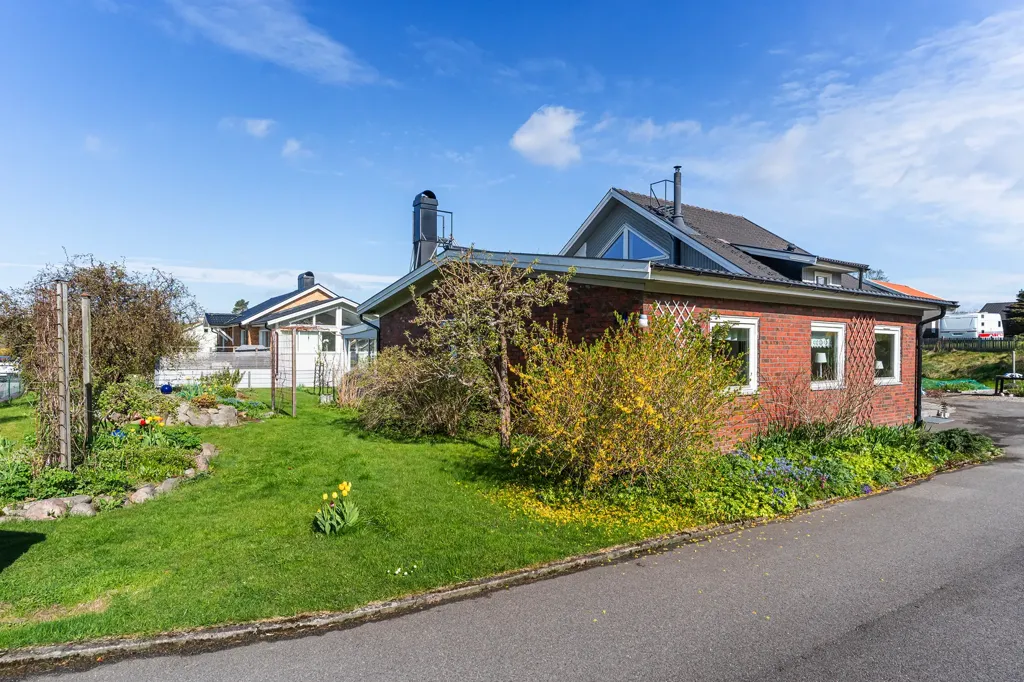 Extérieur - Renovated House with Garden in Vargön